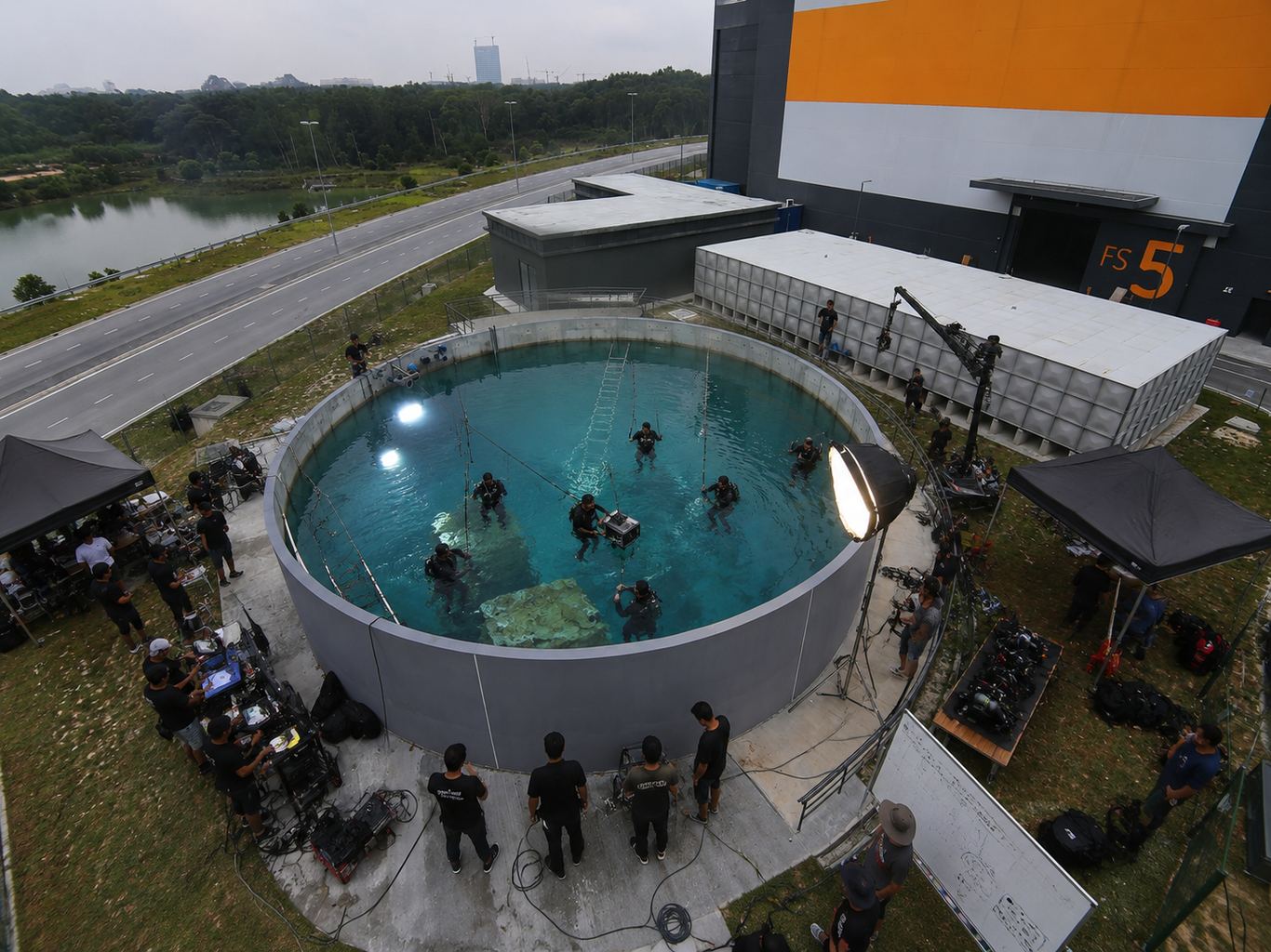 Deep Water Tank
